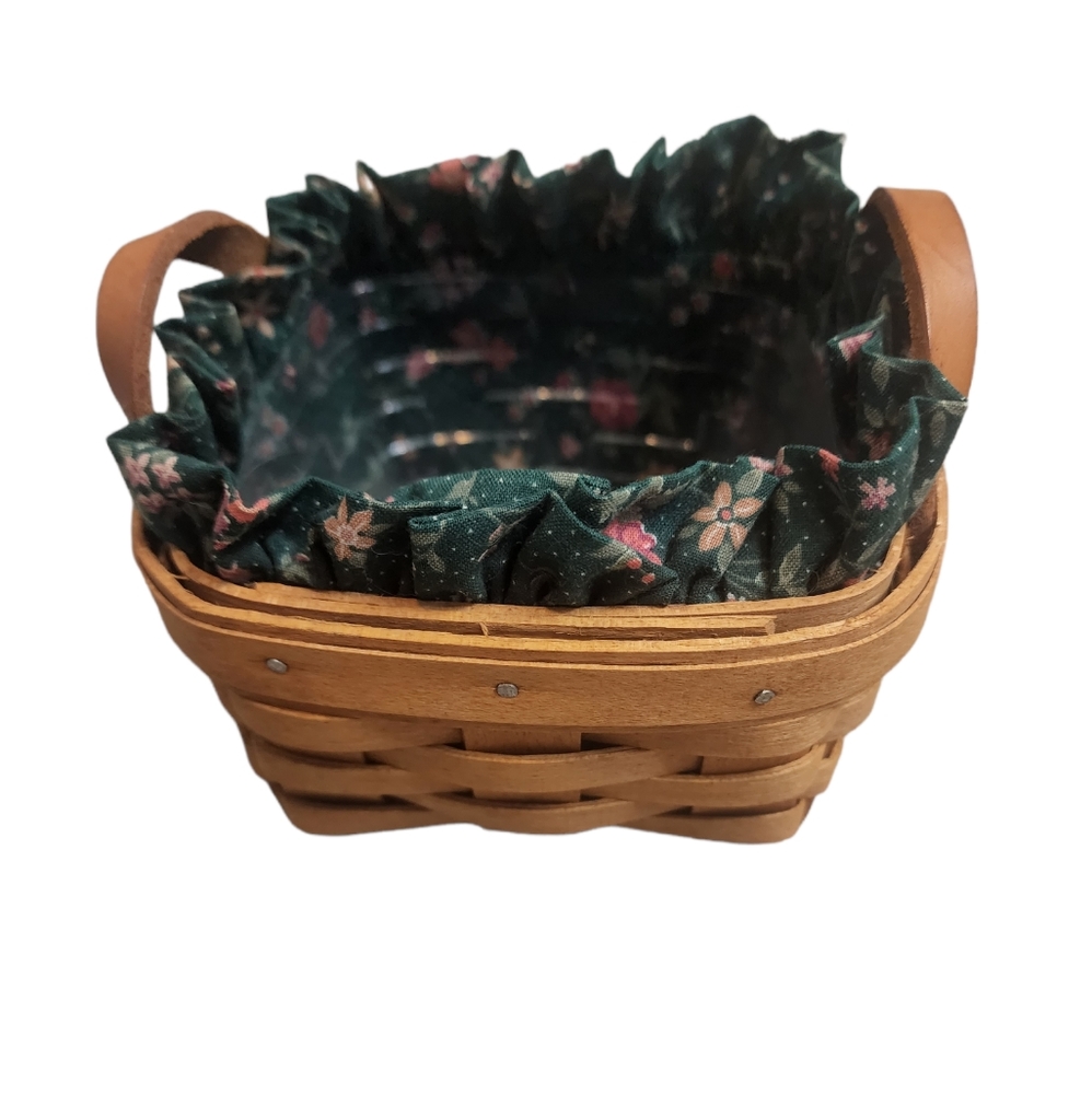 Small Longaberger basket‎